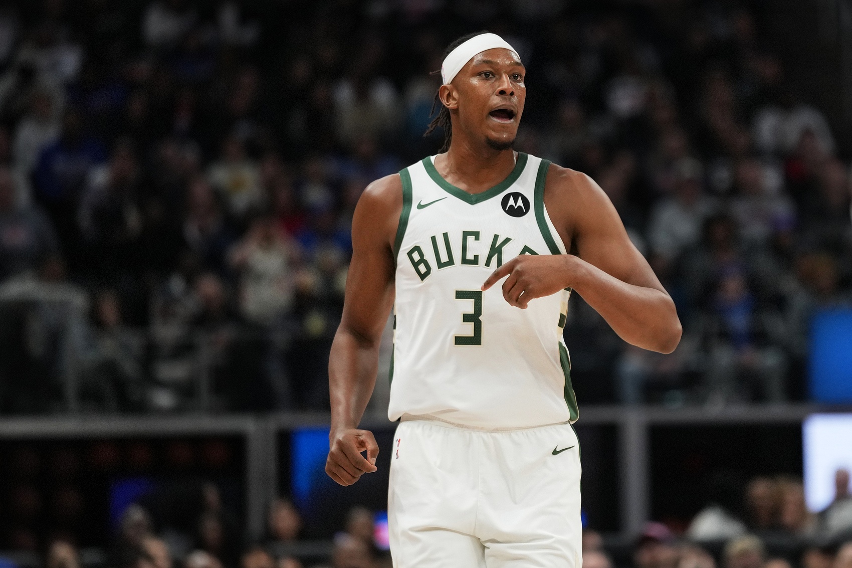 星空体育官网下载-表现不俗！特纳半场9投5中&amp;罚球2中2 得到12分6板4帽